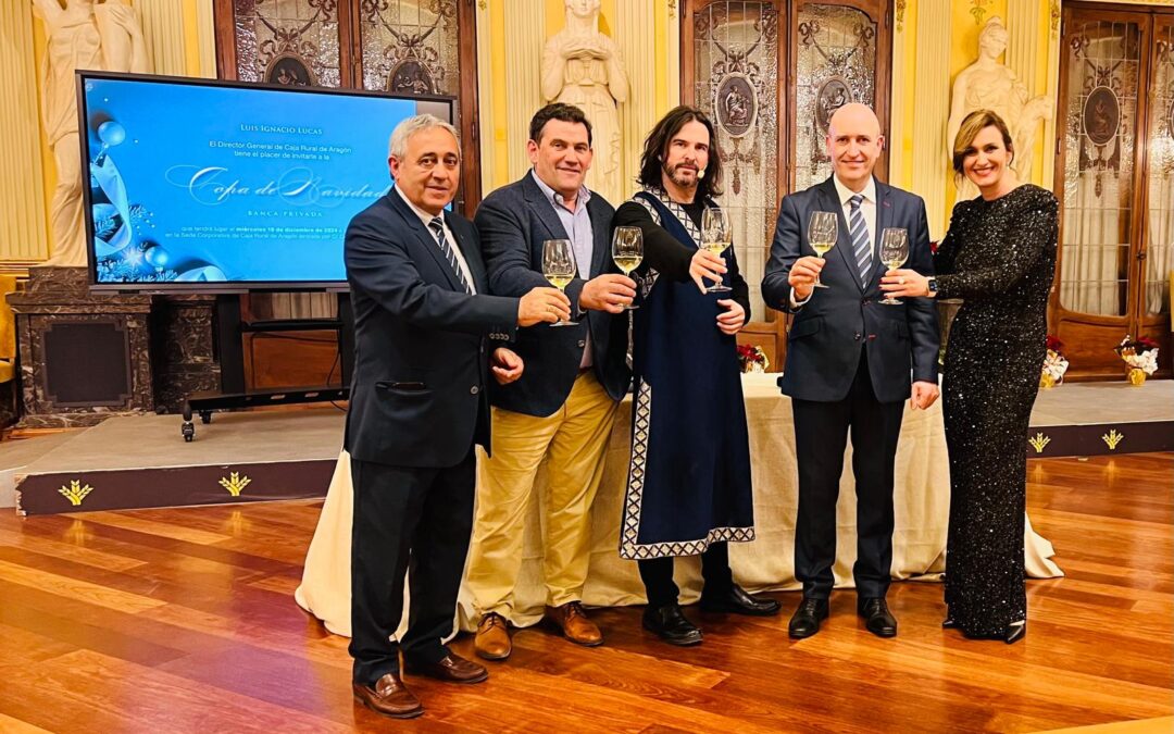 Copa tradicional de navidad en la Caja Rural de Aragón